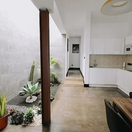 Garden House, La Concha Appartement